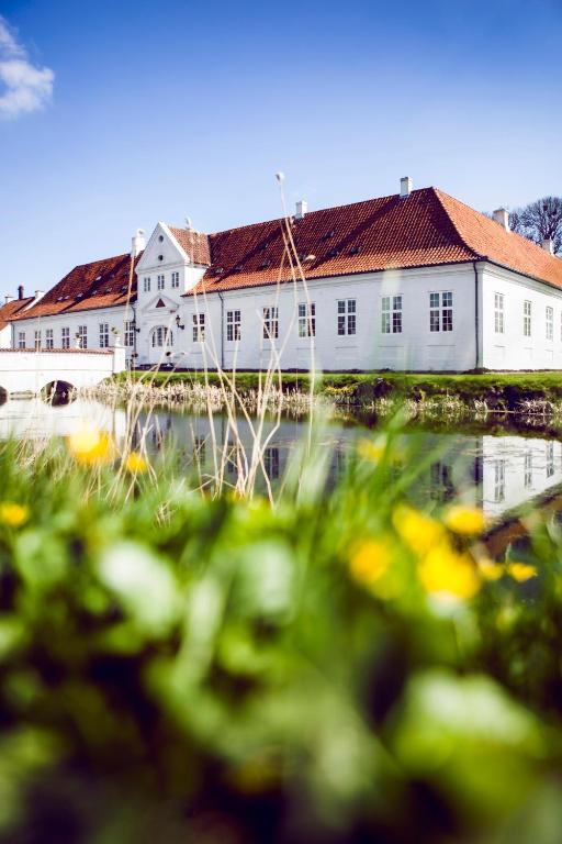 Store Restrup Manor House Εξωτερικό φωτογραφία